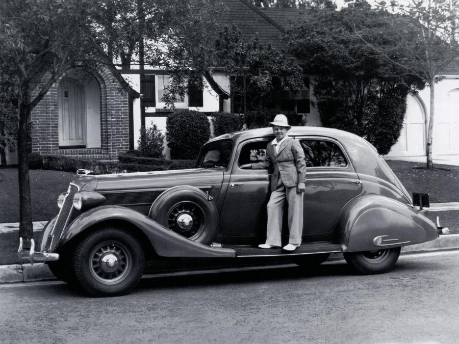  Studebaker Commander Land Cruiser Sedan 1935 года  (фото 1 из 1)